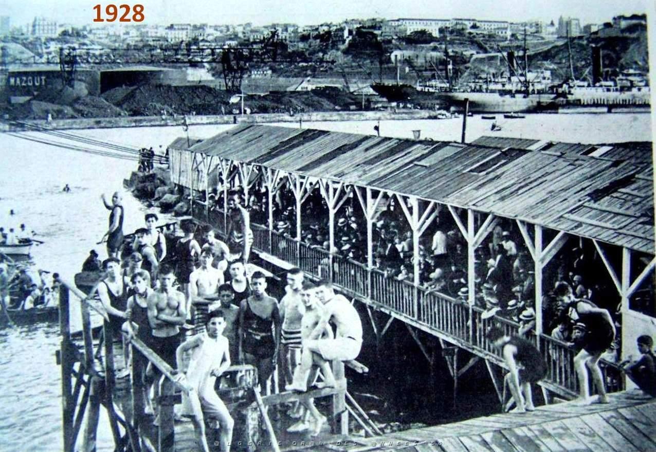 Oran- 161- travail sur les quais.JPG